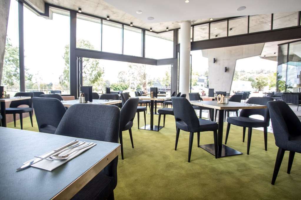 Eatons Hill Hotel Брисбен Ресторан фото