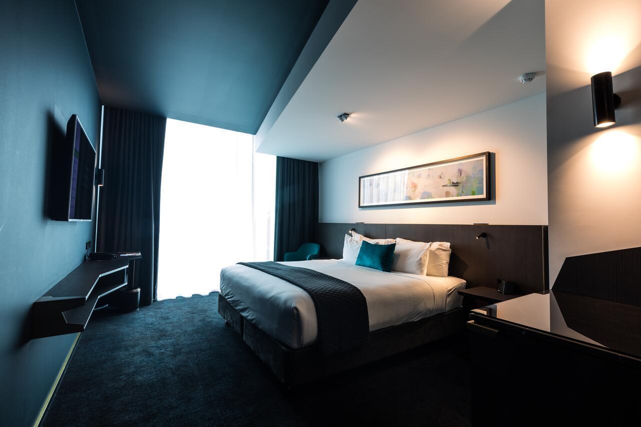 Eatons Hill Hotel Брисбен Экстерьер фото