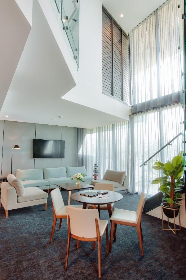 Eatons Hill Hotel Брисбен Экстерьер фото