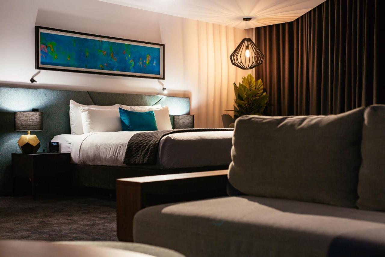 Eatons Hill Hotel Брисбен Экстерьер фото